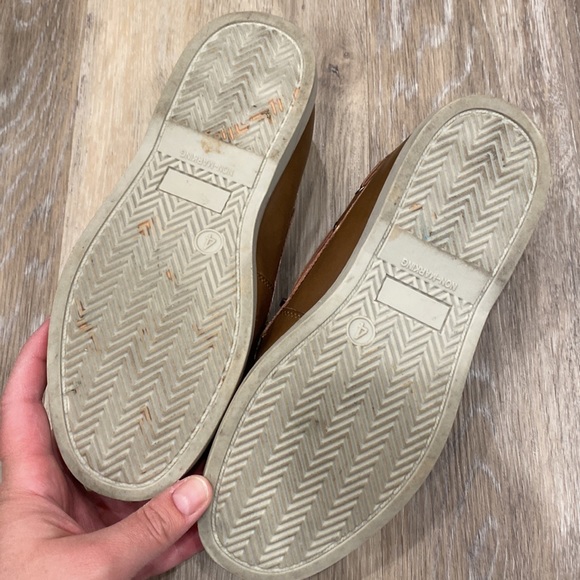 Cherokee boys brown leather boat shoe loafer/moccasin size 4 - Picture 3 of 4